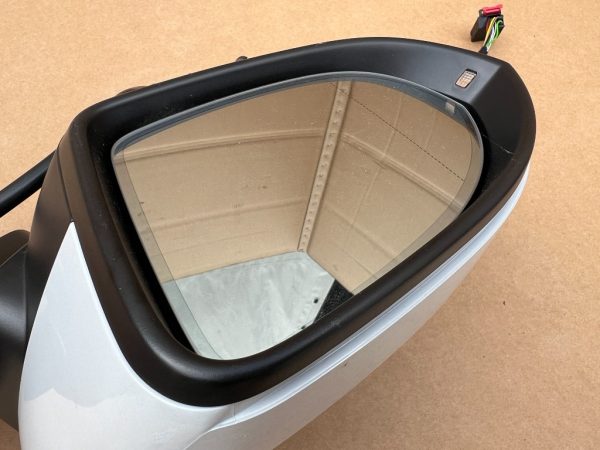 Oglinda stanga VW Passat B8.5 din 2023 la 0 km cu geam heliomat - 9 fire - Dezmembrari Auto - imagine 4