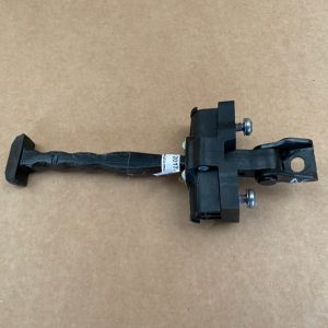Opritor usa dreapta fata BMW X1 F48 la 0 km - Dezmembrari Auto