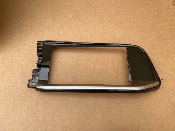 Ornament black piano VW Caddy Ford Tourneo Connect 2023 2KF858070B 2KF 858 070 B la 0 km - Dezmembrari Auto