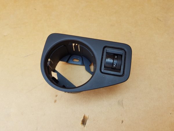 Ornament bloc lumini cu buton reglaj lumini VW Golf 7 5G1858341D 5G1 858 341 D - Dezmembrari Auto