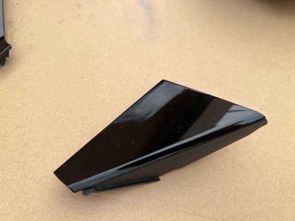 Ornament bord negru ultralucios 8Y1857186 8Y1 857 186 Audi A3 8Y limuzina din 2023 la 0 km - Dezmembrari Auto