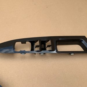 Ornament butoane geamuri dreapta fata Ford Mondeo 5 2018 DS7314A563 volan dreapta - Dezmembrari Auto