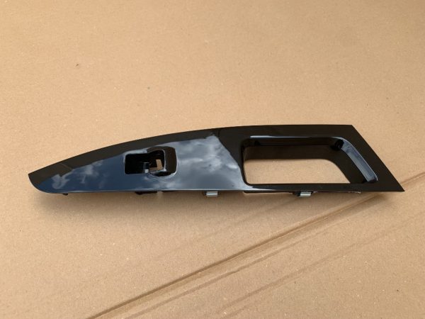 Ornament buton geam stanga spate Ford Mondeo 5 2018 DS7314A567 - Dezmembrari Auto