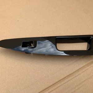 Ornament buton geam dreapta spate Ford Mondeo 5 2018 DS7314A568 - Dezmembrari Auto