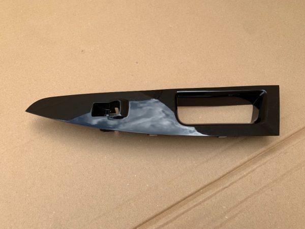 Ornament buton geam dreapta spate Ford Mondeo 5 2018 DS7314A568 - Dezmembrari Auto