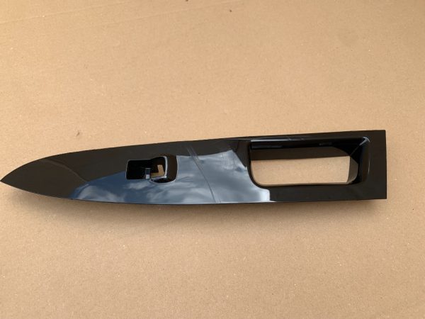 Ornament buton geam stanga fata Ford Mondeo 5 2018 DS7314A564 - Dezmembrari Auto