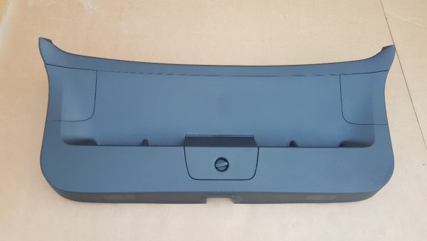 Ornament capac haion VW Golf 7 combi 5G9867605A 5G9 867 605 A - Dezmembrari Auto