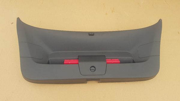 Ornament capac haion VW Golf 7 hatchback 2016 5G6867605E 5G6 867 605 E - Dezmembrari Auto