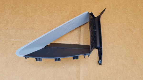 Ornament coltar stanga VW Touran 2017 5TA868143 5TA 868 143 - Dezmembrari Auto