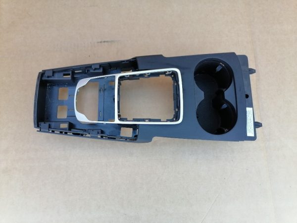 Ornament consola centrala Audi A3 8V 8V1864261C 8V1 864 261 C - Dezmembrari Auto