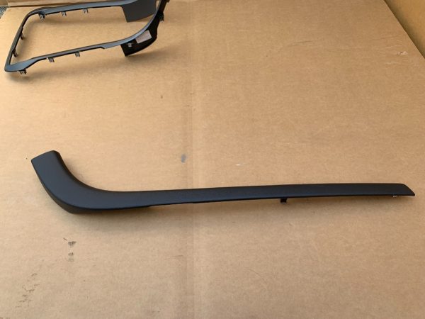 Ornament consola centrala stanga fata Ford Mondeo Mk5 2018 DS73-F061A17 - Dezmembrari Auto