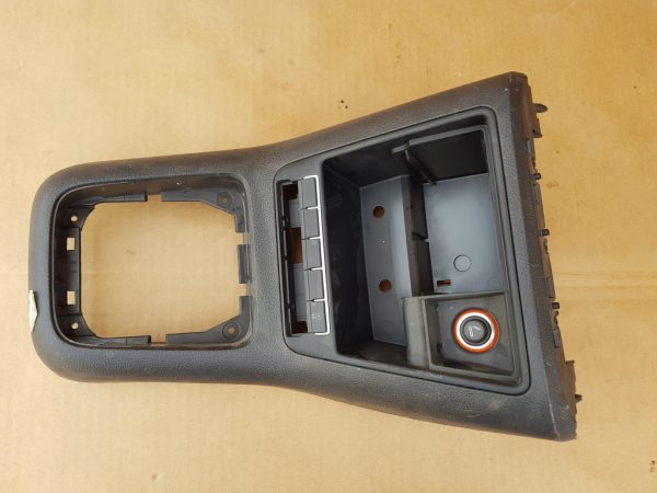 Ornament consola centrala VW Tiguan 2010 5M1863487B 5M1 863 487 B - Dezmembrari Auto