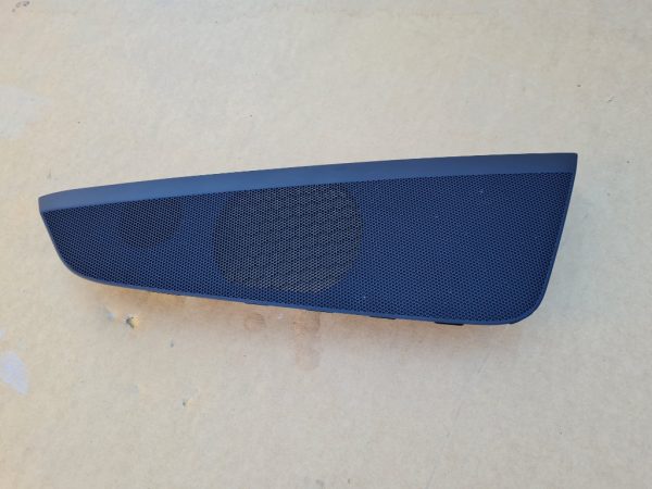 Ornament difuzor plansa bord Audi Q8 2019 4M8857736 4M8 857 736 - Dezmembrari Auto
