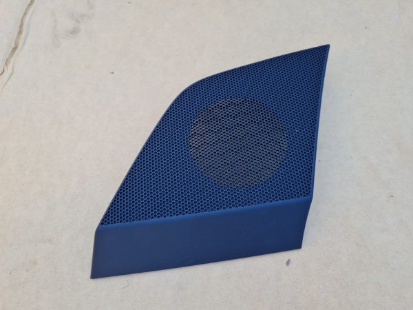 Ornament difuzor stanga plansa bord Audi Q8 2019 4M0857227 4M0 857 227 - Dezmembrari Auto