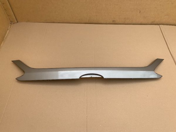 Ornament exterior capota spate Ford Mondeo 5 2018 DS73-F43404-C - Dezmembrari Auto