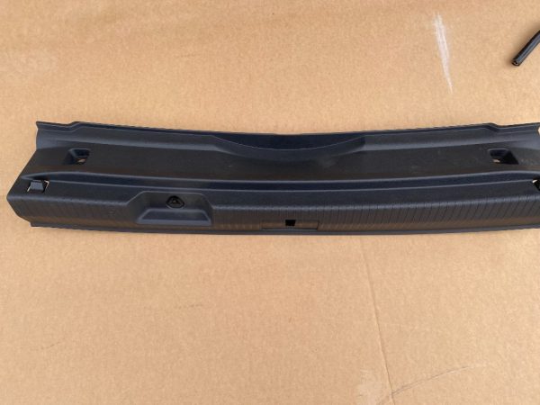 Ornament fusta portbagaj VW Golf Sportsvan 2018 510863459 510 863 459 - Dezmembrari Auto