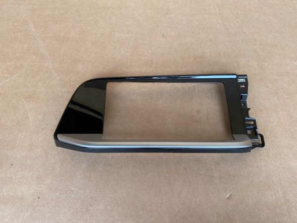 Ornament grila ventilatie VW Caddy Ford Tourneo Connect 2023 2KF858070C 2KF 858 070 C - Dezmembrari Auto