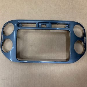 Ornament grile ventilatie / display VW Tiguan 5n 5N0858069J 5N0 858 069 J - Dezmembrari Auto