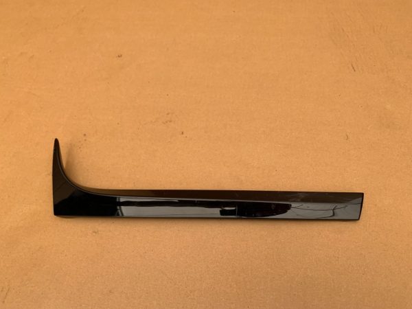 Ornament haion stanga VW Passat B8 variant r-line 3G9806945 3G9 806 945 - Dezmembrari Auto