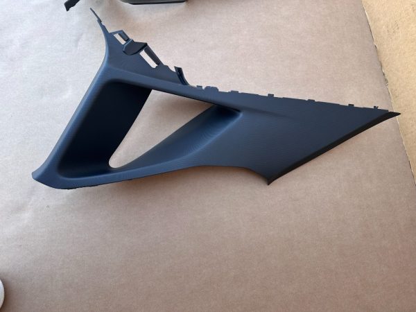 Ornament interior negru stalp stanga spate VW ID4 ID.4 2023 11A867287C 11A 867 287 C la 0 km - Dezmembrari Auto