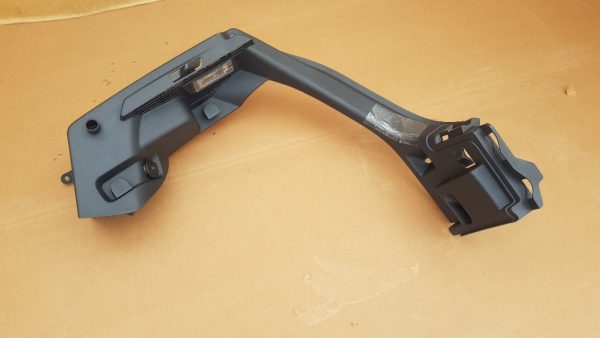 Ornament lateral portbagaj dreapta VW Golf 7 hatchback 5G6867762H 5G6 867 762 H - Dezmembrari Auto