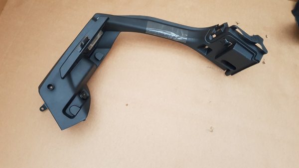 Ornament lateral portbagaj dreapta VW Golf 7 hatchback 5G6867762 5G6 867 762 - Dezmembrari Auto