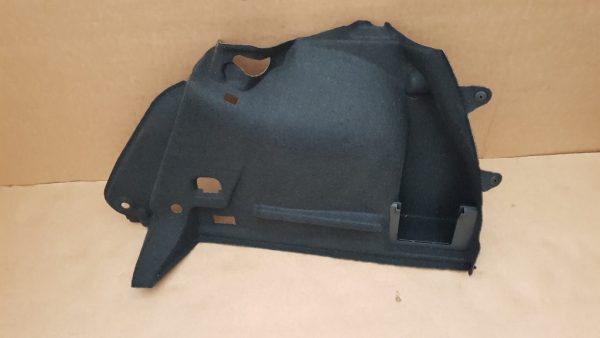 Ornament lateral portbagaj dreapta VW Golf 7 hatchback 5G6867428F 5G6 867 428 F - Dezmembrari Auto