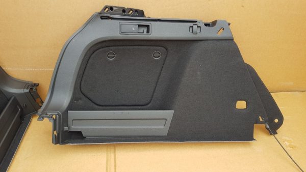 Ornament lateral portbagaj stanga VW Golf 7 variant 5G9867461 5G9 867 461 - Dezmembrari Auto