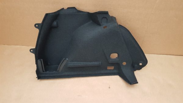 Ornament lateral portbagaj stanga VW Golf 7 hatchback 5G6867427H 5G6 867 427 H - Dezmembrari Auto