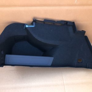 Ornament lateral portbagaj stanga VW Passat B8 limuzina 3G5867427D 3G5 867 427 D - Dezmembrari Auto
