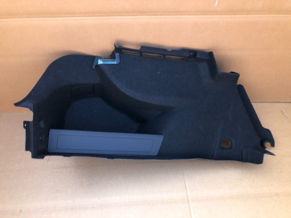 Ornament lateral portbagaj stanga VW Passat B8 limuzina 3G5867427D 3G5 867 427 D - Dezmembrari Auto