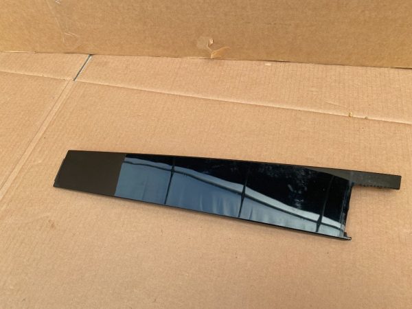 Ornament negru lucios usa dreapta fata Mercedes B-Class W246 2014 A2467220200 - Dezmembrari Auto
