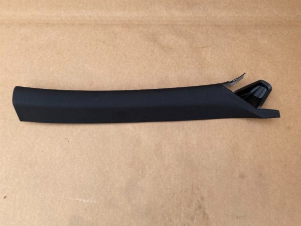 Ornament negru stalp parbriz dreapta VW Passat B8 3G0867234 3G0 867 234 - Dezmembrari Auto