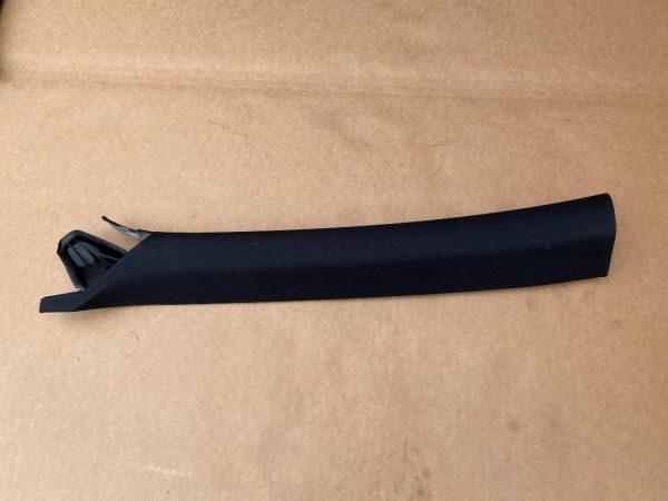 Ornament negru stalp parbriz stanga VW Passat B8 3G0867233L 3G0 867 233 L - Dezmembrari Auto - imagine 2