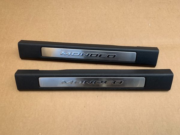 Ornament / ornamente Ford Mondeo Mk5 2018 DS73-F13201 DS73-F13200 - Dezmembrari Auto