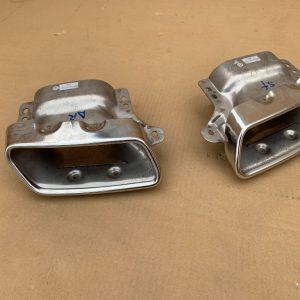 Ornament ornamente tobe esapament Mercedes R-Class R400 W251 facelift 2015 A2214903627 A2214903527 - Dezmembrari Auto