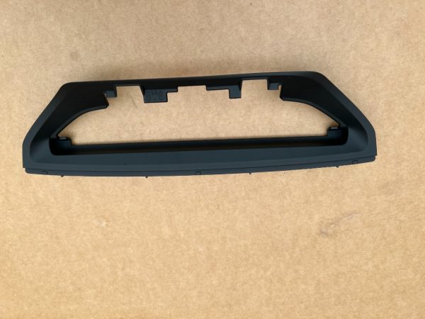 Ornament plansa bord BMW X1 F48 din 2017 la 0 km 9292128 - Dezmembrari Auto