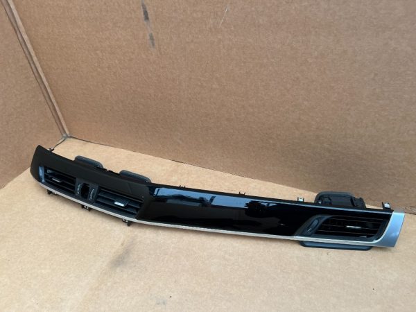 Ornament plansa bord cu guri aerisire BMW X1 F48 din 2017 la 0 km 9332242 9292740 9292741 - Dezmembrari Auto