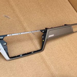 Ornament plansa bord VW Touran 2017 5TB858416B 5TB 858 416 B - Dezmembrari Auto