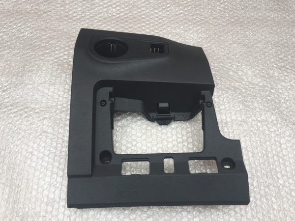 Ornament plastic bloc lumini VW Tiguan 2017 - Dezmembrari Auto