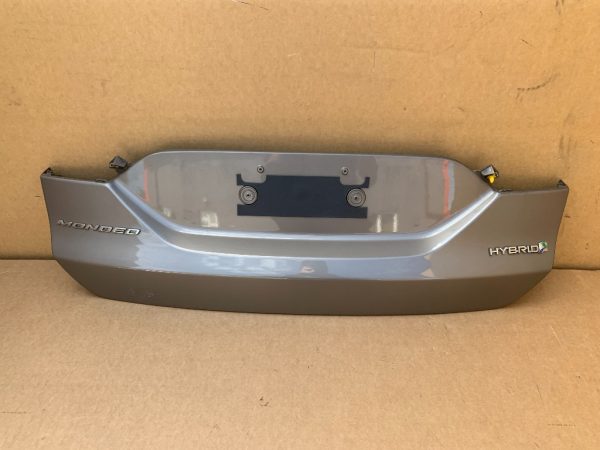 Ornament plastic haion Ford Mondeo Mk5 2018 DS73-F423A40-E - Dezmembrari Auto