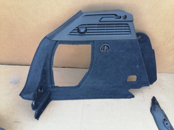 Ornament portbagaj stanga Audi A3 8V 2 usi 8V3863879A 8V3 863 879 A - Dezmembrari Auto