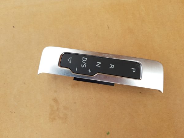 Ornament schimbator viteze automat Audi A3 8V 8V1713463 8V1 713 463 - Dezmembrari Auto