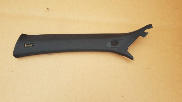 Ornament stalp parbriz stanga negru Audi A3 8V 8V0867233 8V0 867 233 - Dezmembrari Auto
