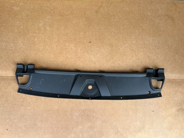 Ornament trager VW Arteon facelift 2021 3G8853037B 3G8 853 037 B la 0 km - Dezmembrari Auto