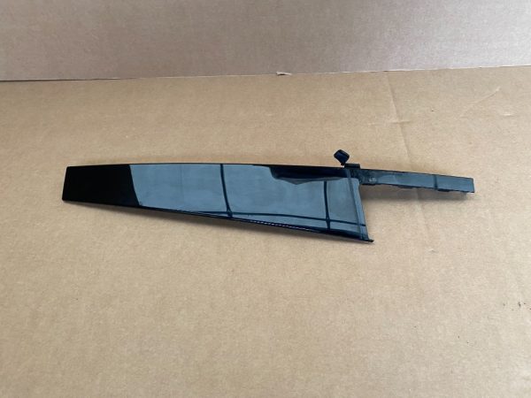 Ornament usa stanga spate BMW X1 F48 2019 7349675 51357349675 - Dezmembrari Auto