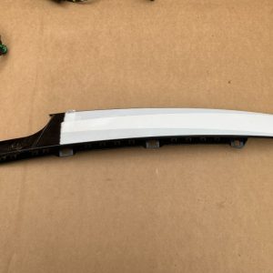 Ornament vertical usa dreapta fata VW Golf 7 2019 5G4837902D 5G4 837 902 D la 0 km - Dezmembrari Auto