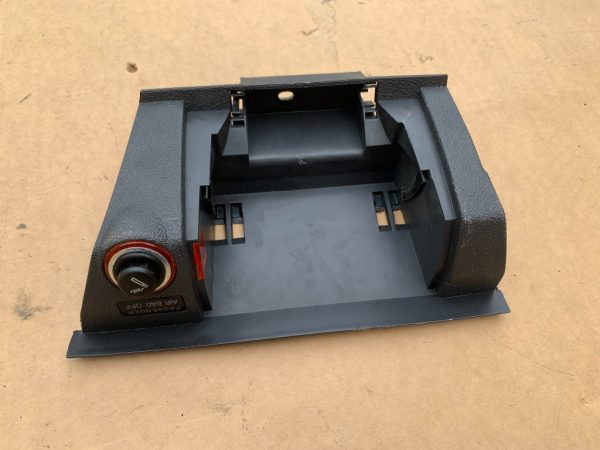 Ornament VW Caddy 2005 2006 2007 2008 2009 2K1857961F 2K1 857 961 F - Dezmembrari Auto