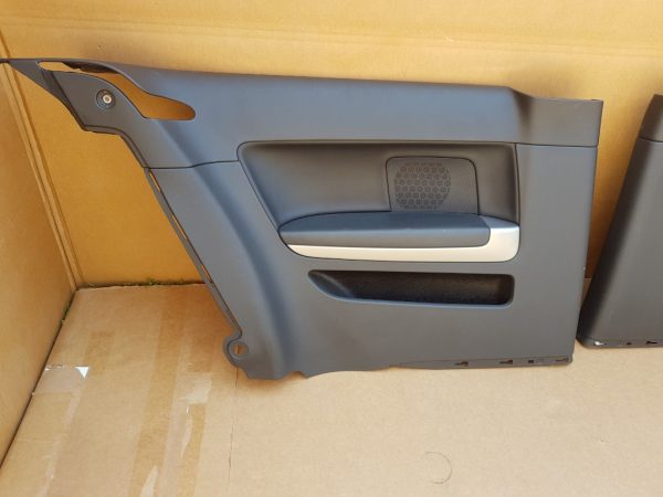 Ornamente laterale spate Audi A3 8P 2 usi - Dezmembrari Auto - imagine 2