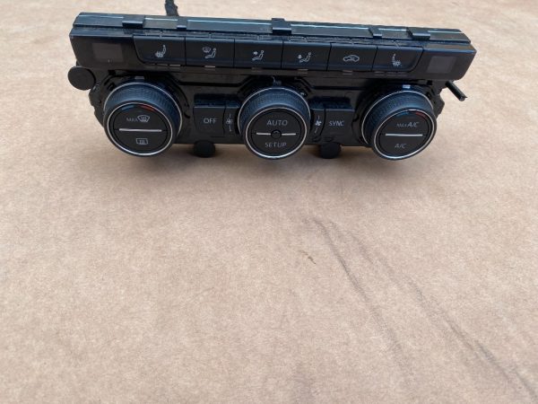 Panou climatronic cu incalzire in scaune VW Golf 7 5G0907044R 5G0 907 044 R - Dezmembrari Auto